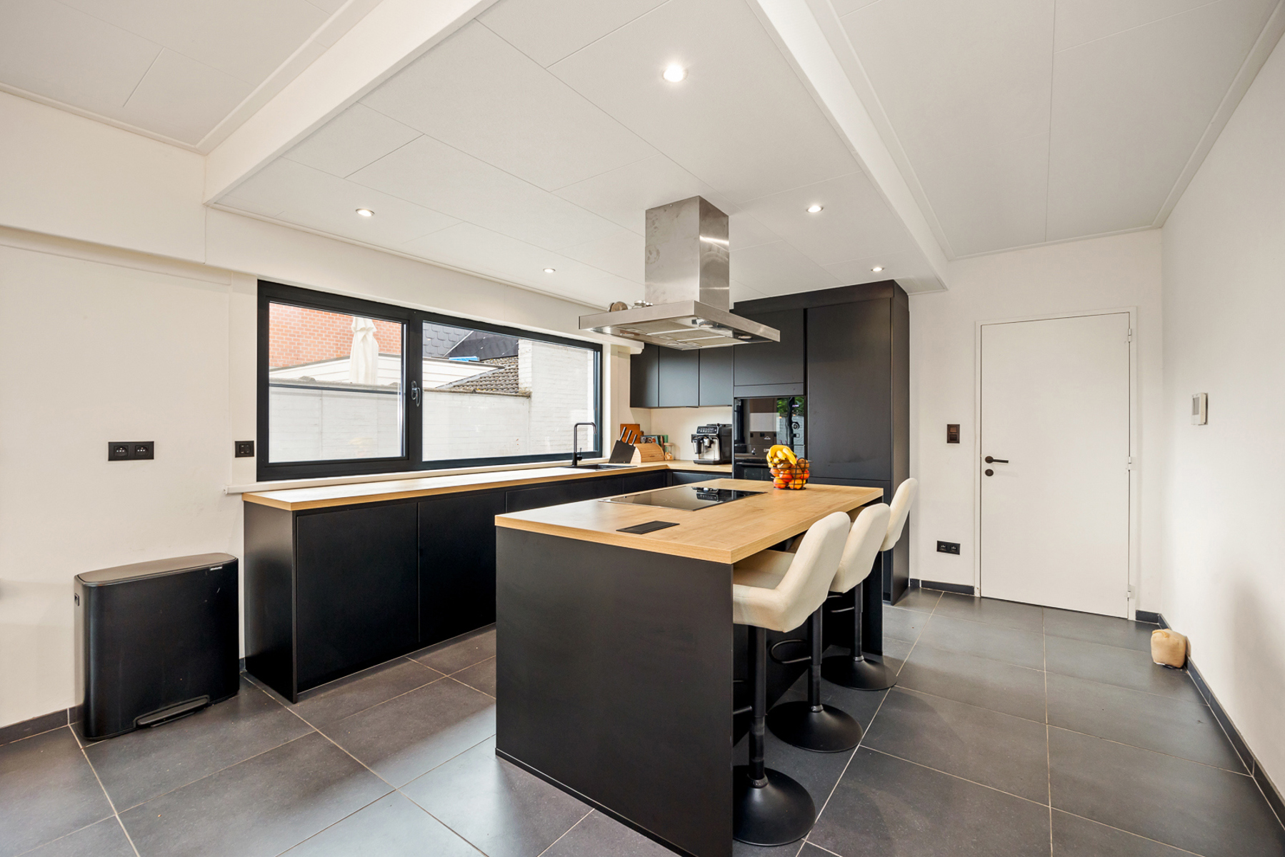 Ruime 3-slaapkamer woning met zonnige tuin in Stabroek - foto 4