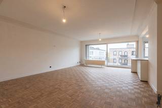 Dit prachtige appartement onderging recent een totaalrenovatie. Het appartement, van ca. 125 m², bevindt zich op de derde verdieping en beschikt...