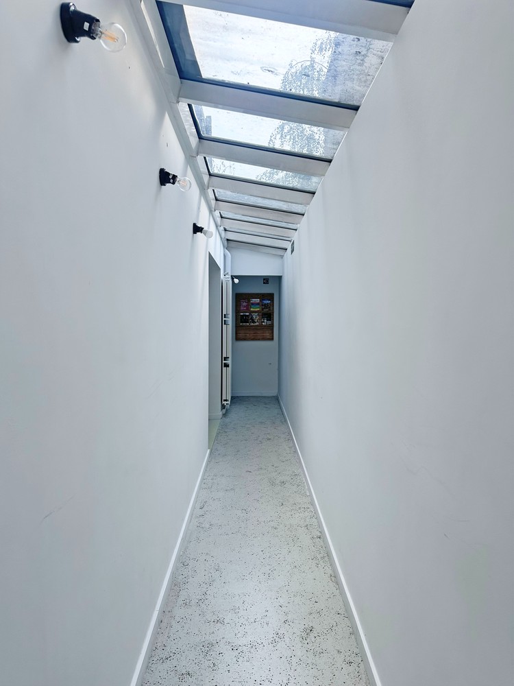 Ruime handelszaak (+/- 121 m²) op een goede en centrale locatie te Berchem! - foto 5