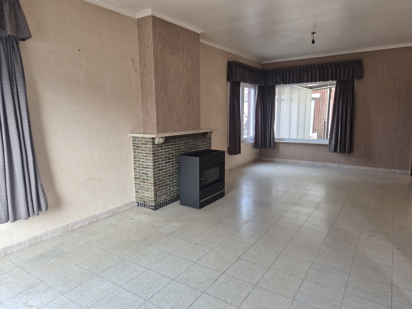 TE HUUR - HOB met 3 slaapkamers, tuin en garage - foto 3