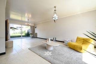 Deze te renoveren woning bevindt zich op een perceel van 280 m² in de rustige Kloosterstraat, op wandelafstand van het centrum van Ruiselede...