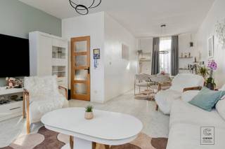 Op een gunstige locatie te Antwerpen bevindt zich deze ruime handelswoning met tal van mogelijkheden, momenteel opgedeeld in een handelsruimte en...