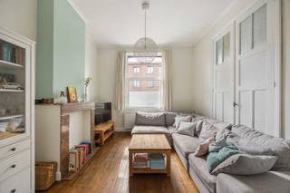 !!!! IN OPTIE !!!Stijlvolle, authentieke en instapklare woning!Deze rijwoning betreft een zeer goed onderhouden en instapklare, authentieke woning!...