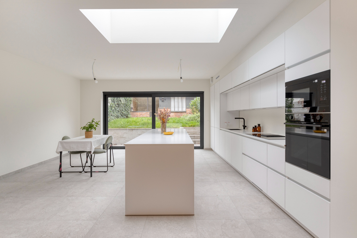 Volledig gerenoveerde woning met 3 slaapkamers en tuin - foto 2