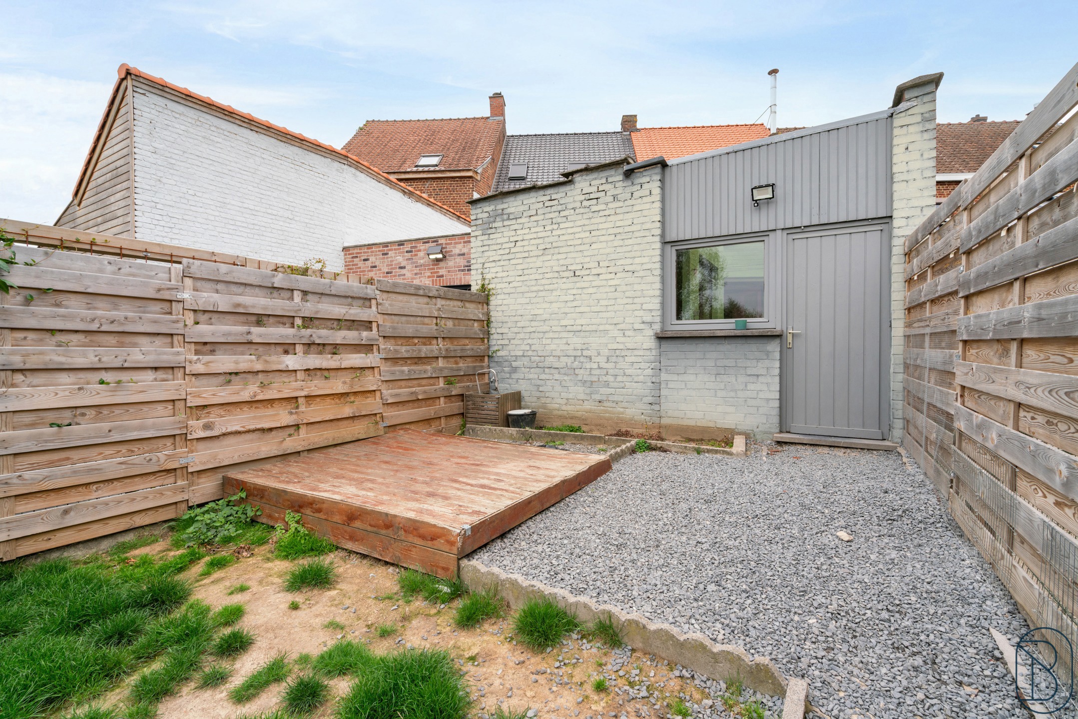 Rustig gelegen woning met vernieuwd dak en veel POTENTIEEL!  - foto 5