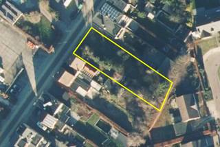 Ruime bouwgrond van 876,80 m² voor een halfopen eengezinswoning in een vlot bereikbare omgeving te Wommelgem.Bijzonderheden:- Bestemd voor één...