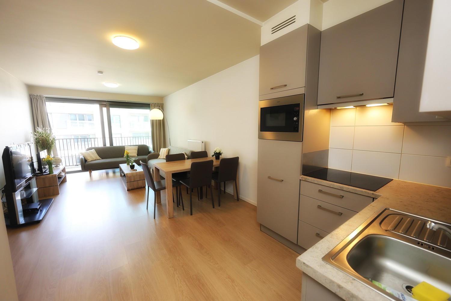 Modern appartement met 2 slaapkamers en zonneterrassen nabij de Zeedijk ! - foto 2