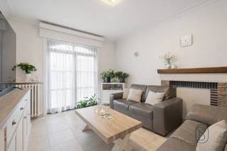 Gelijkvloers appartement in een kleinschalige residentie met privatieve tuin en staanplaats, ideaal als investering of voor eigen bewoning. Gelegen...