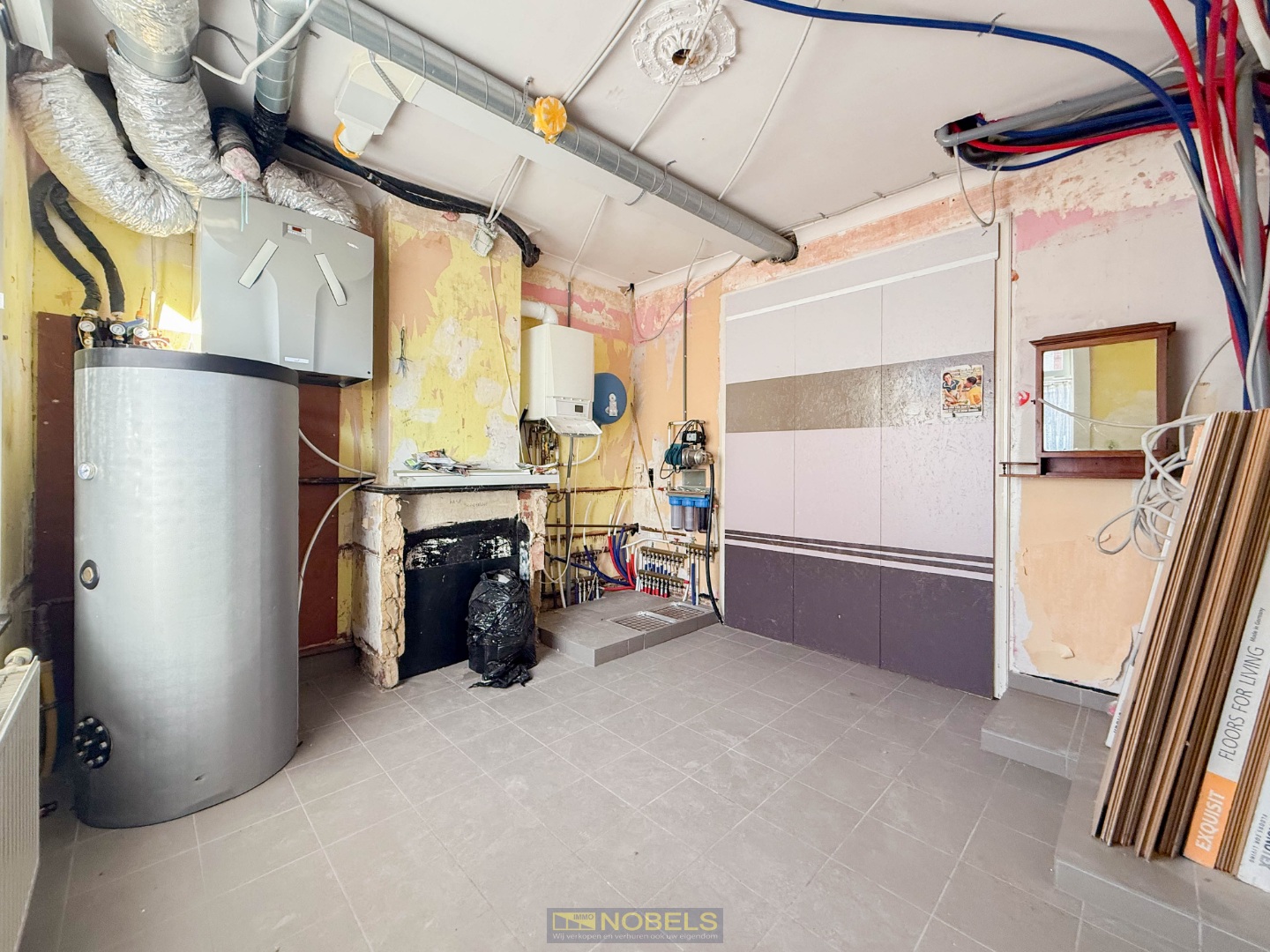 Te koop, verder af te werken woning met 4 slaapkamers en tuin te Sint-Denijs (Zwevegem) - foto 4