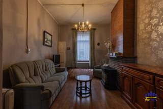 Deze woning bevat heel wat mogelijkheden & is gelegen op een gunstige locatie in Ledeberg, vlakbij het openbaar vervoer en op fietsafstand...