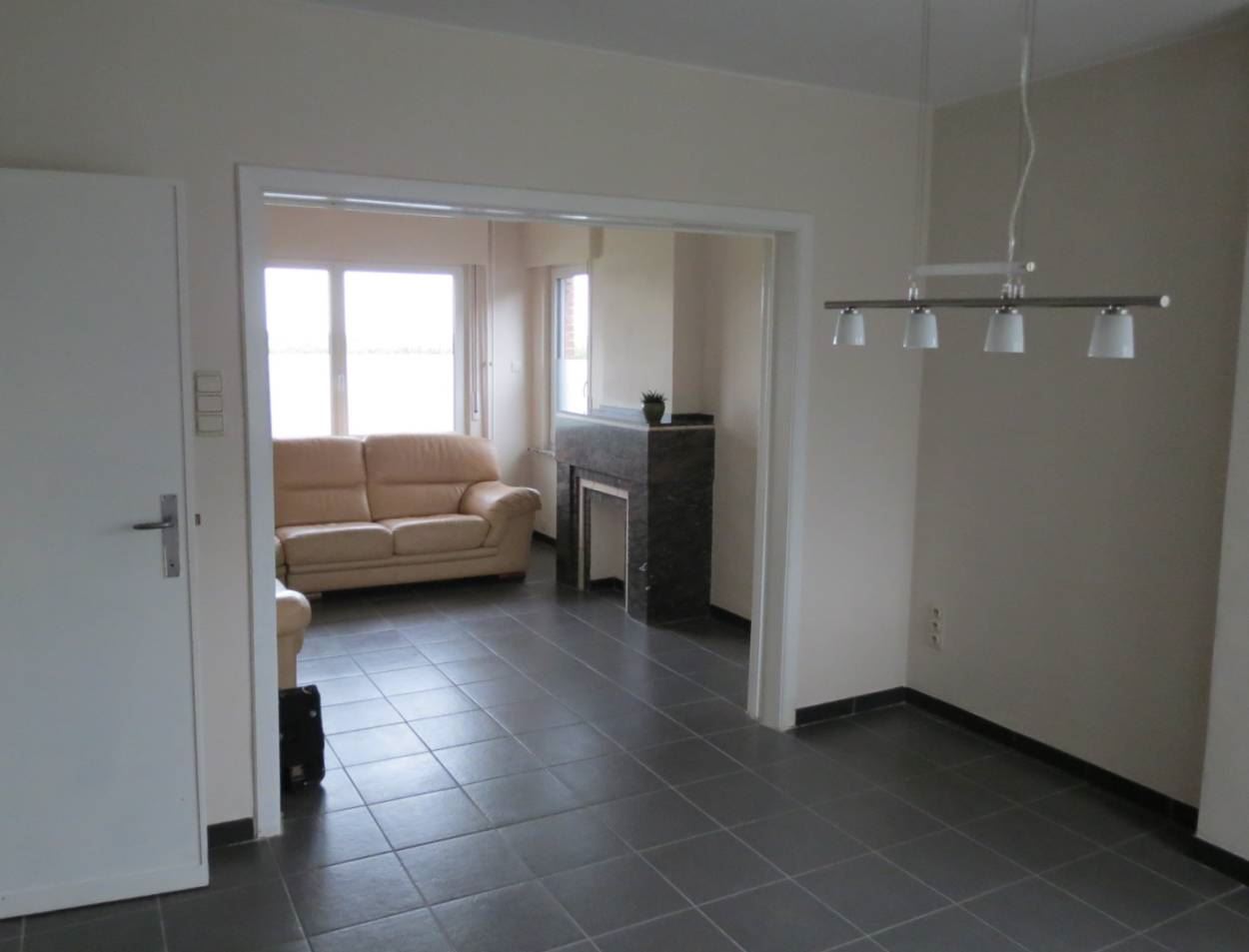 Driegevelwoning met garage en grote tuin - photo 3