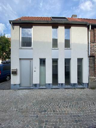 Moderne lichtrijke energiezuinige HOB-woning met koertje centrum Brugge-West, in doodlopend straatje, nabij ’t Zand, Smedenstraat, Concertgebouw...