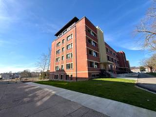 Dit energiezuinig en modern penthouse in Tongeren is gelegen aan de Kazernedreef, op een rustige locatie vlak bij het centrum van Tongeren. Hier...