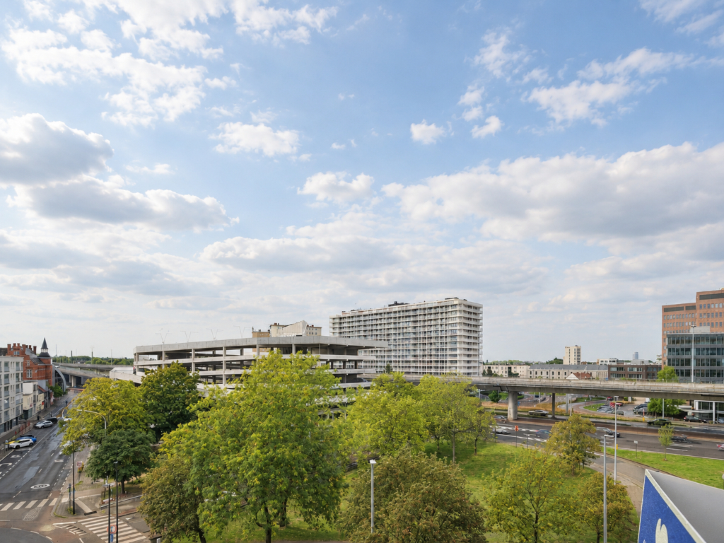 Ruim 3-slaapkamerappartement met zuidgericht terras en open zichten. - photo 5