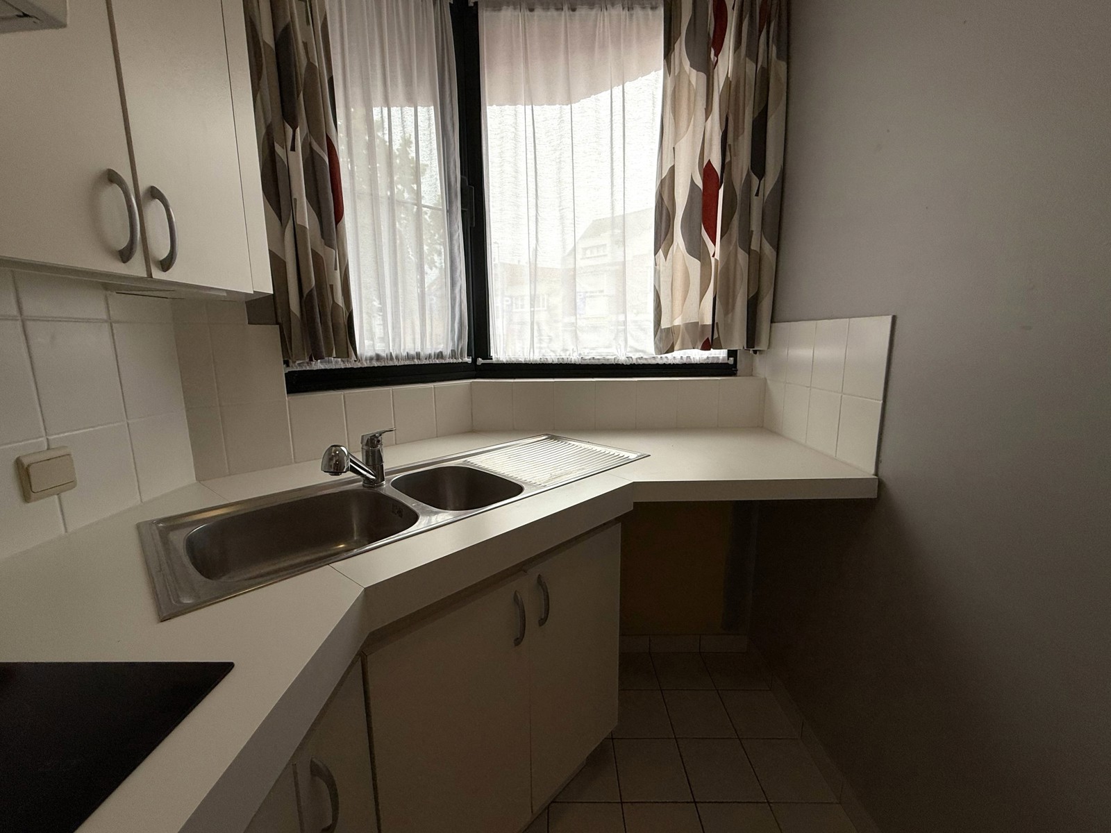 Gelijkvloers appartement met één slaapkamer. - foto 5