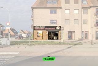 Bent u op zoek naar een commercieel pand op een toplocatie in Kortemark?Dan is dit iets voor u!Op een uitstekende ligging bevindt zich dit...