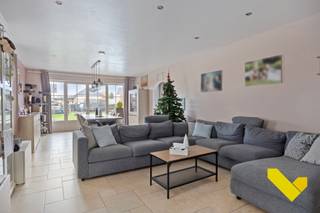 Deze vrijstaande woning gelegen in een kindvriendelijke straat te Balen Wezel omvat volgende troeven wat het zeker de moeite waard maakt om...