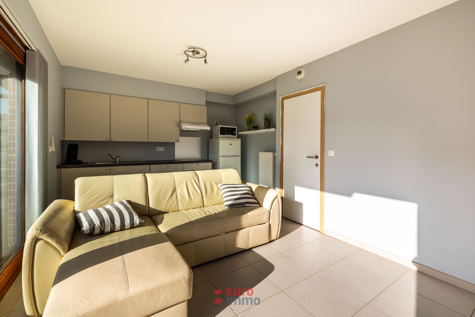 Appartement haut de gamme au rez-de-chaussée avec très grande terrasse et jardin ! - photo 5