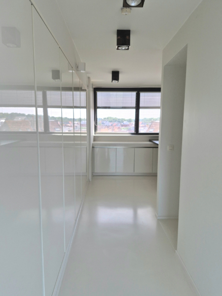 Modern 2-slaapkamer appartement met open zicht te koop - foto 4
