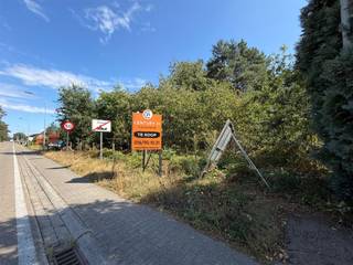 <p>Mooie en rustig gelegen bouwgrond voor halfopen bebouwing!</p><p>Een prachtig perceel bouwgrond van 12 are 48 nabij het centrum van Tremelo.<br />Lot 3 en 3A op het plan.</p><p>Bouwdiepte: 15 m op het gelijkvloers en op 12 m op verdieping<br />Bouwbreedte 8,5 m</p><p>Wens je een gratis schatting? Vergeet dan zeker geen contact met ons op te nemen!</p><p>Wil jij hier je nieuwe thuis bouwen? Mail dan naar info@future-home.be of bel ons op 016 90 10 21.</p><p>Woongebied, Verkavelingsvergunning, Geen vergunning, Geen voorkooprecht, Geen dagvaarding</p>