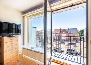 Zonnige studio te koop in de residentie Sparrow te Koksijde. Deze studio geniet van een uiterst centrale ligging: vlakbij zee, het commercieel...