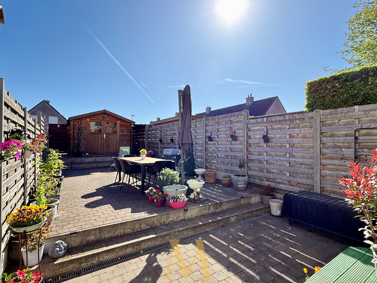 Ruime gezinswoning met 3 slaapkamers, 2 badkamers en zonnige tuin in Deerlijk - foto 2