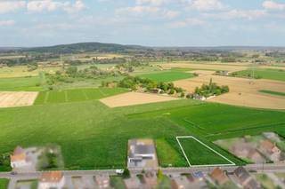 Bouwgrond van 1.193 m² met zicht op de Kluisberg. Ruim perceel voor open bebouwing met een straatbreedte van 33 meter. Gelegen in een groene...