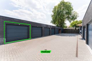 Deze garagebox bevindt zich langs de vaart te Oudenburg op een steenworp van het centrum.Aarzel niet en neem contact op voor meer info of een...