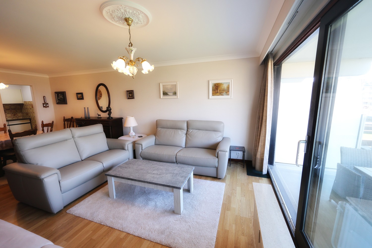 Mooi doorloopappartement met 2 terrassen en zeezicht te Oostende ! - foto 5