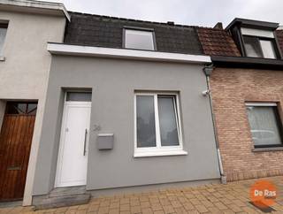 MASSEMEN - Rijwoning met riante tuinInschrijven voor het geplande bezoekmoment kan via onze website => www.immoderas.be/afspraak-instructiesDit pand...