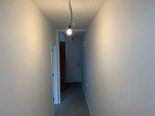 <strong>Energiezuinige nieuwbouwwoning met 4 slaapkamers en tuin</strong><br /><br />Deze moderne nieuwbouwwoning biedt alle comfort en is als volgt ingedeeld:<br /><br />Gelijkvloers: Inkomhal, ruime garage, ingerichte keuken, leefruimte, apart toilet en tuin.<br /><br />Verdieping: 4 slaapkamers, badkamer met douche en apart toilet.<br /><br />De woning wordt schilderklaar afgewerkt en beschikt over 10 zonnepanelen. Dankzij het gunstige EPC-label A geniet u van een bijzonder energiezuinige woning.<br />