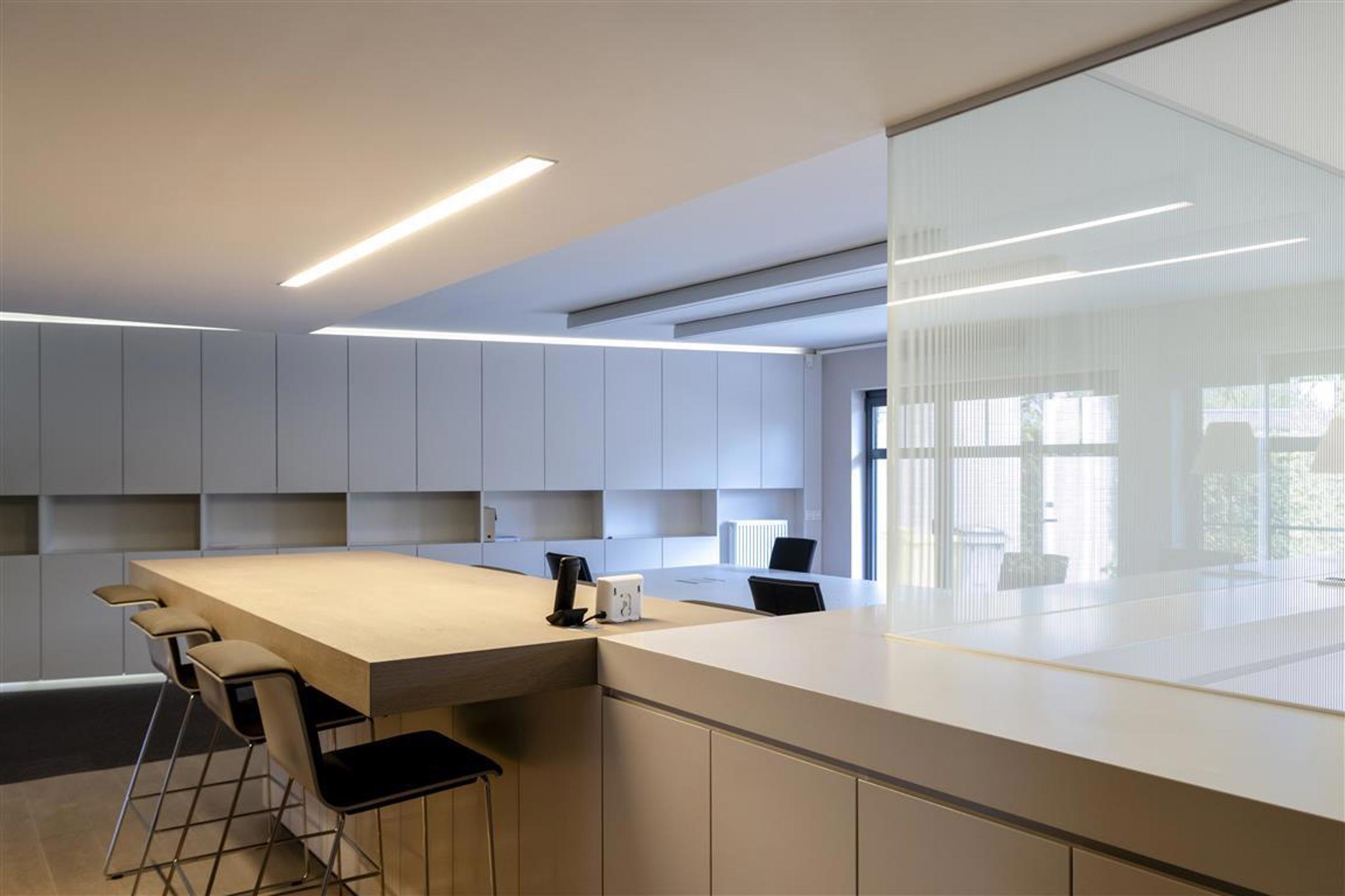 Gelijkvloers kantoor (166m²) in het centrum van Vosselaar - foto 3