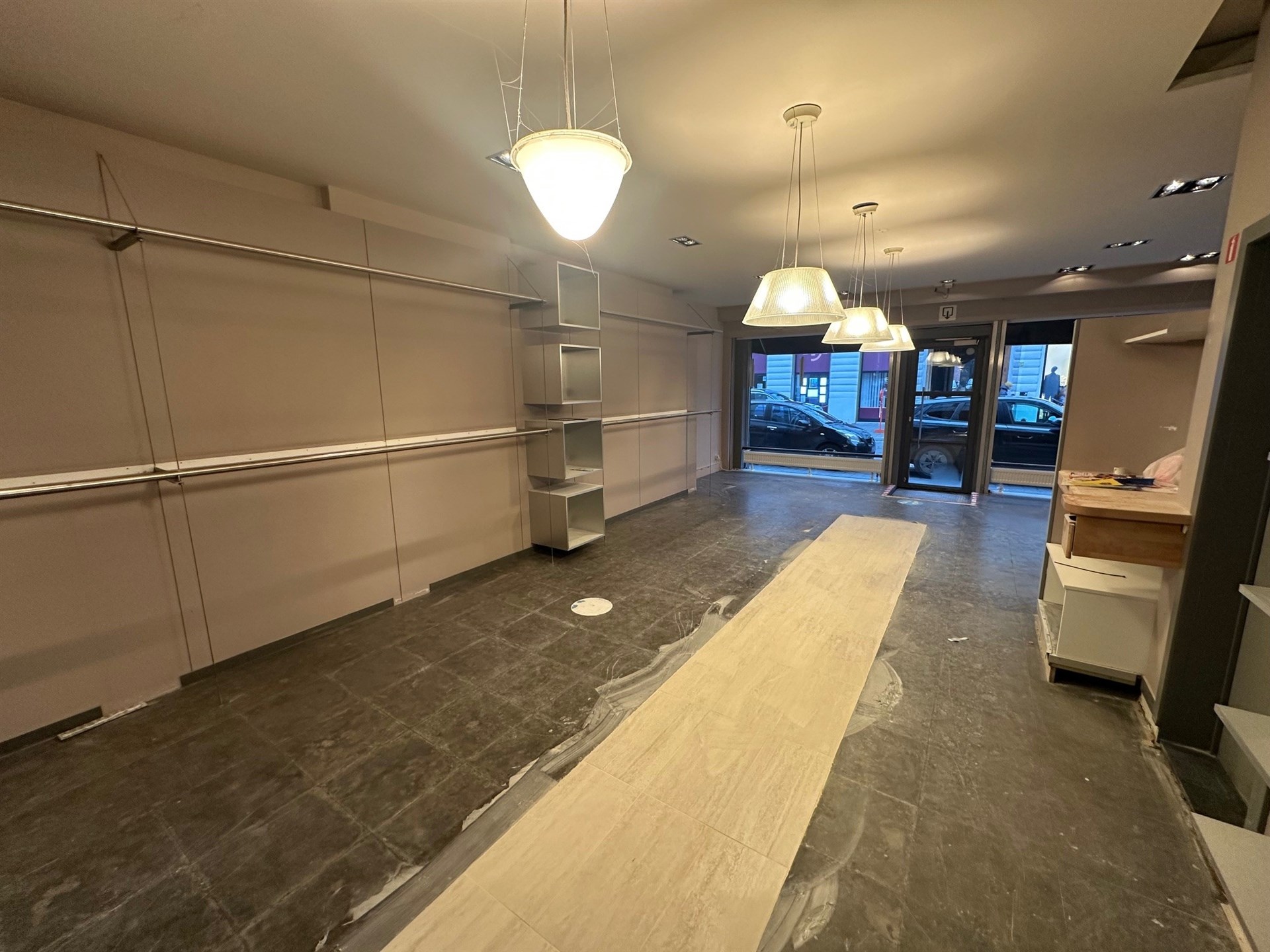 Handelsgelijkvloers 110m² in het hart van Mechelen. - foto 5