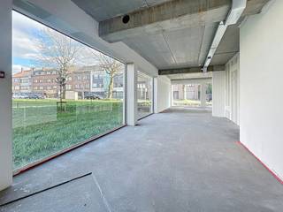 In het prestigieuze nieuwbouwproject Groenloo, gelegen op de voormalige Kodaksite in Vilvoorde, bieden wij nog 5 moderne kantoorruimtes te huur...
