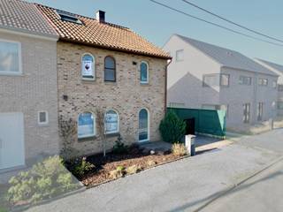 Rustig gelegen, energiezuinige HOB met 4 SLPK én tuin!Bent u op zoek naar een ruime, comfortabele én energiezuinige woning in een rustige buurt? Dan...