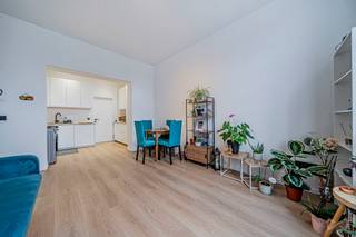 Info and visits - 02 315 51 71Ideally located close to all amenities, We Invest is pleased to present this superb one-bedroom apartment, extremely...