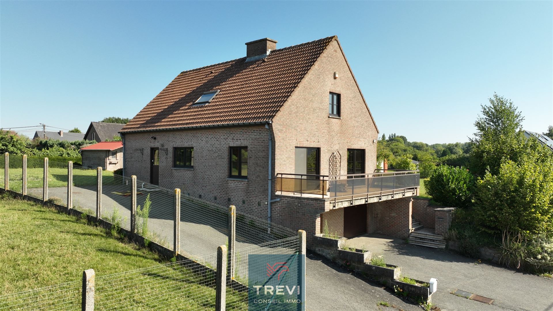 SOUS OPTION Imposante, solide et belle maison dans un quartier calme de Thoricourt - photo 1