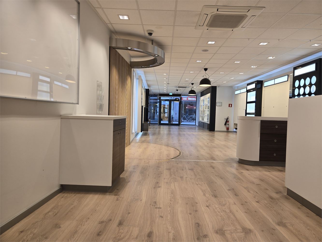 Ruim handelspand met brede vitrine in hartje Lier - foto 4