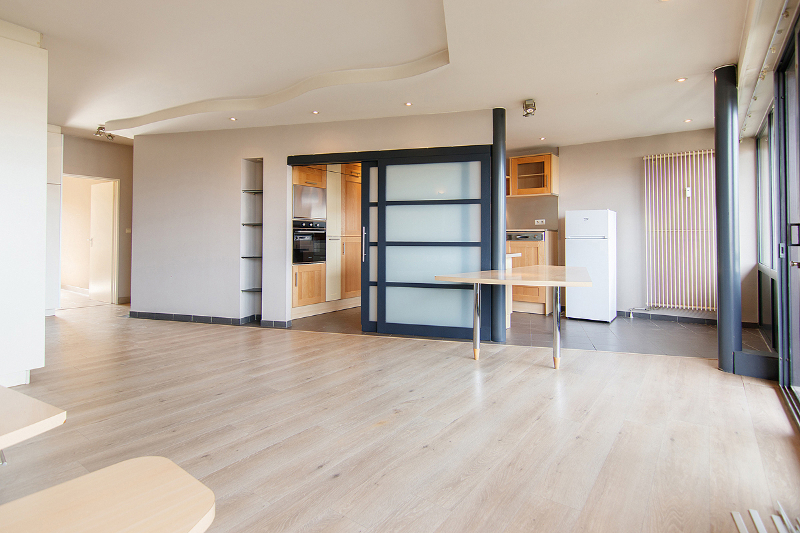 LICHT OP TE FRISSEN 2-SLAAPKAMERAPPARTEMENT MET GEMEENSCHAPPELIJKE PARKEERPLAATSEN VOOR BEWONERS OP TOPLOCATIE BINNEN DE KLEINE RING! - foto 5