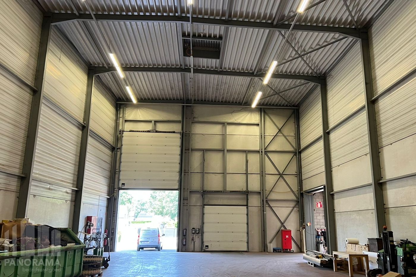 STRATEGISCH GELEGEN MULTIFUNCTIONEEL BEDRIJFSGEBOUW NABIJ E313/E314 - foto 4