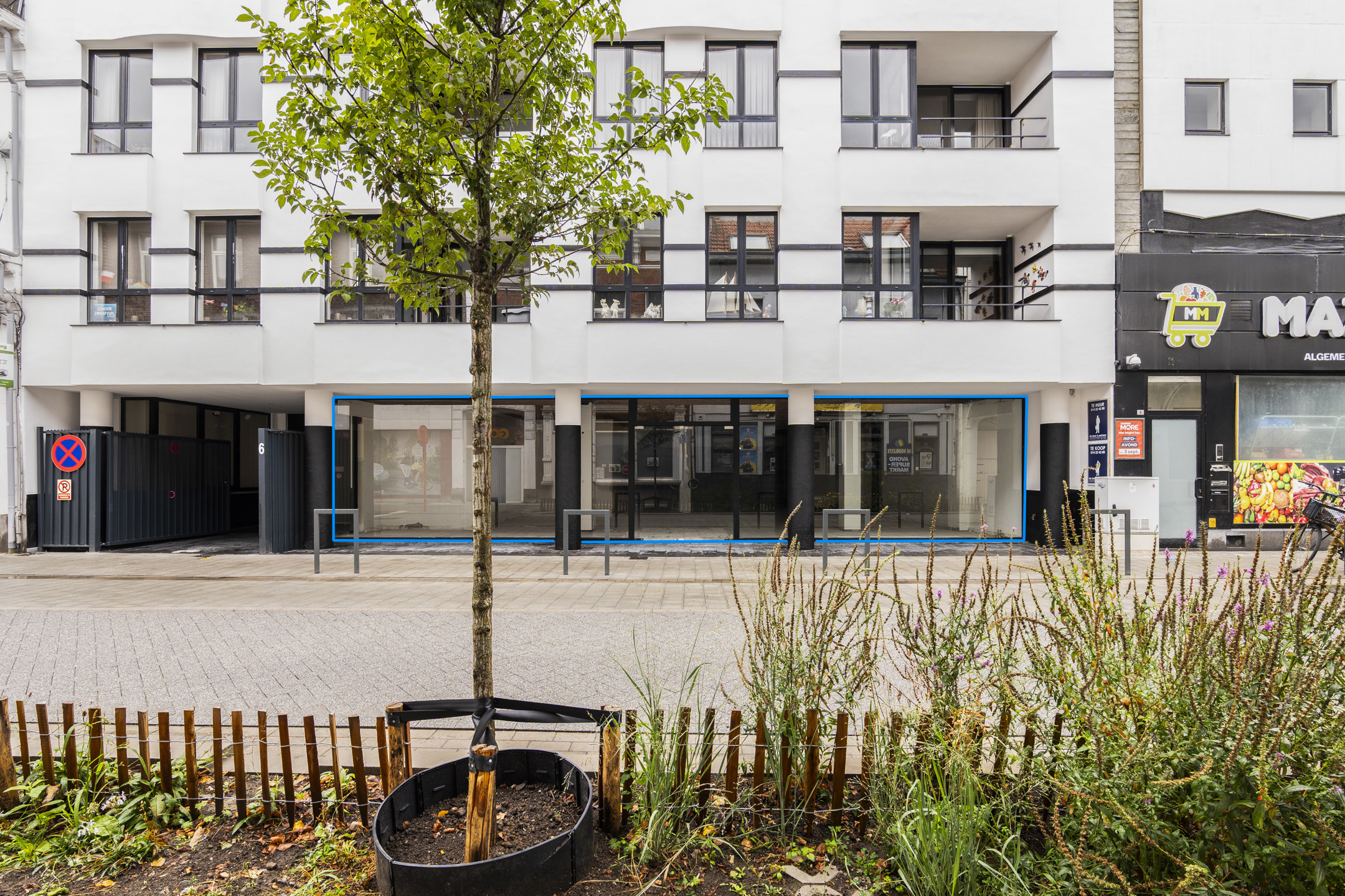 TE HUUR: Commerciële ruimte / Kantoorruimte - foto 1