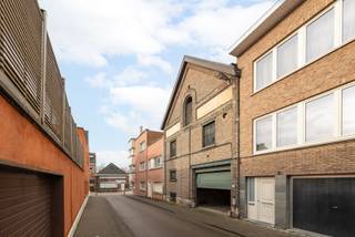 Locatie: Veldstraat 1 in Ter Haege, een deelgemeente van Rumst. Een praktische ligging in de regio, ideaal voor wie ruimte zoekt om wonen en werken...