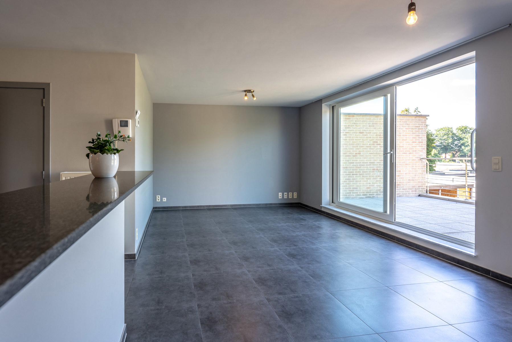 Uitstekend gelegen appartement met terras, LIFT en weids uitzicht  - foto 5