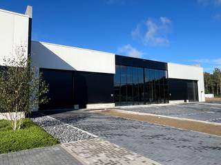 Nieuw KMO-project (E-Project) gelegen op de industriezone in Houthalen-Oost, vlakbij afrit 30 van de E314. Deze locatie in het hart van...