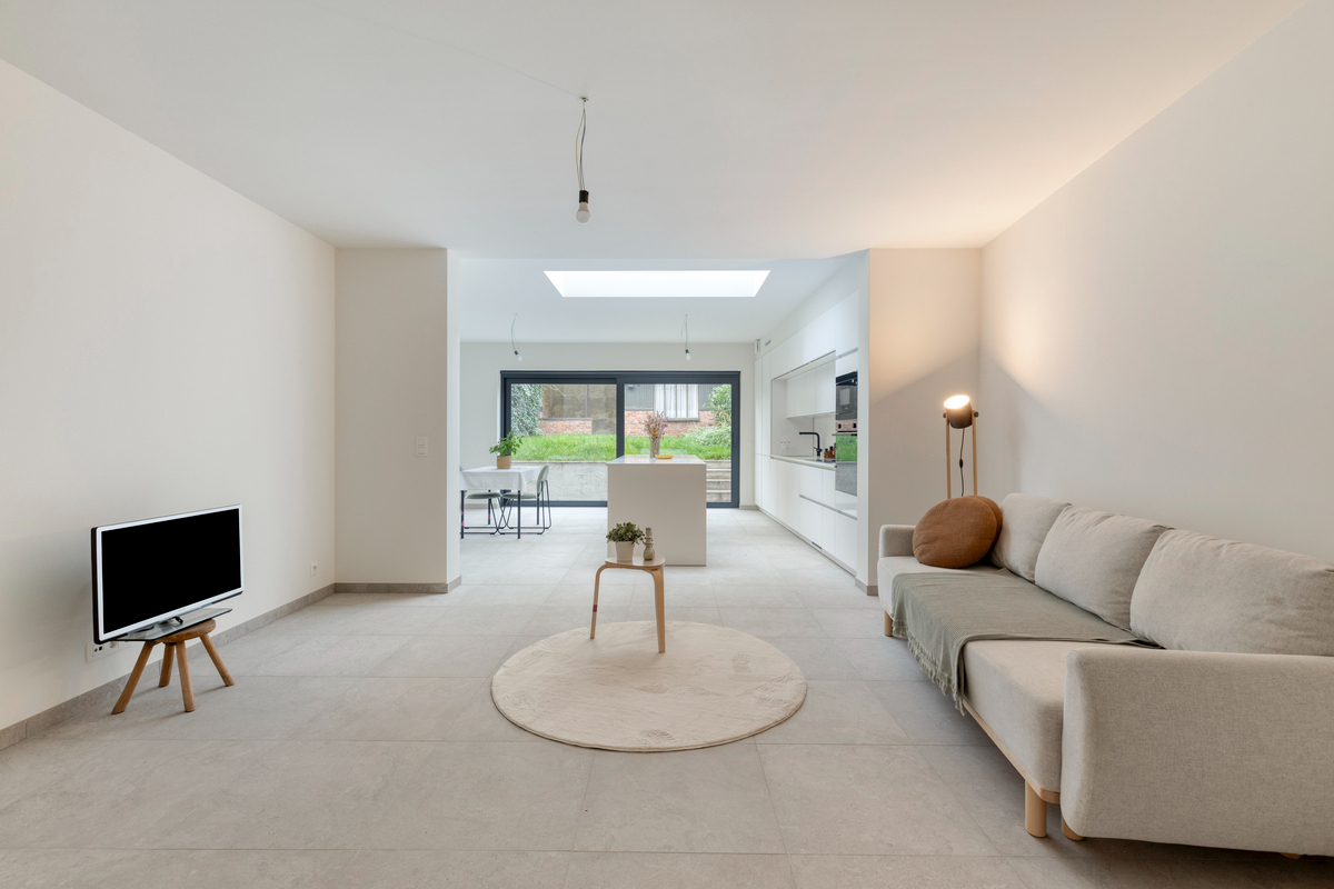 Volledig gerenoveerde woning met 3 slaapkamers en tuin - foto 4