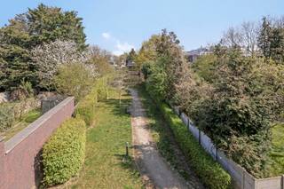 Immeuble récent à vendre dans sa totalité comprenant : 5 appartements de deux chambres (83m²) avec terrasse et un appartement d'une chambre...