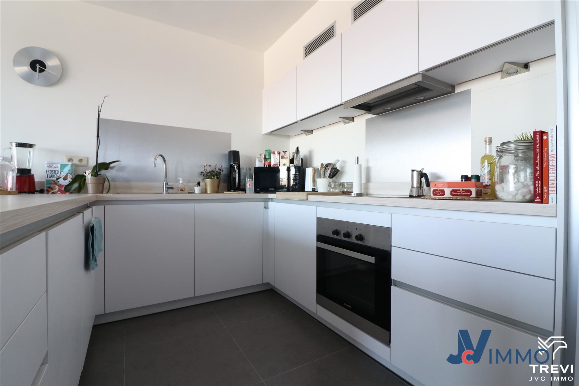 Appartement te huur in Grâce-Berleur met 2 slaapkamers - foto 5