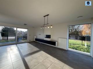 NEW TO BEVERGuide price : 457,000 euro Recent open building with garage.This house built in 2016 is very quietly located in the green Bever, near the...