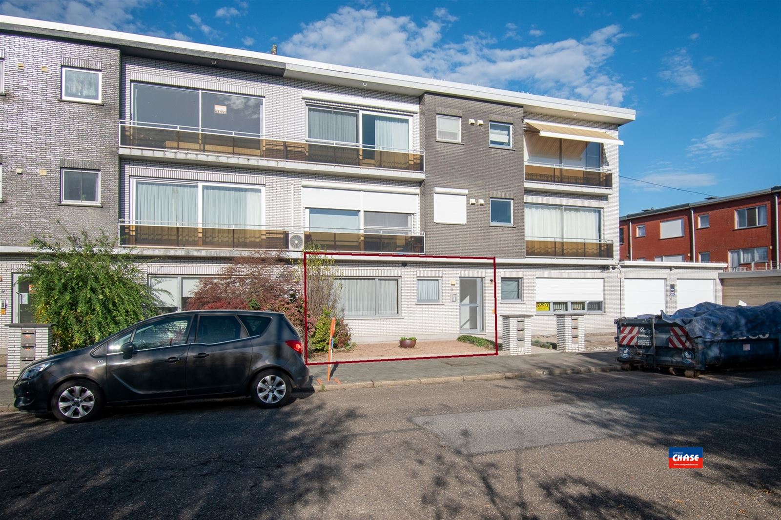 Gelijkvloersapp. met 2 slpks, tuin + garage - foto 2