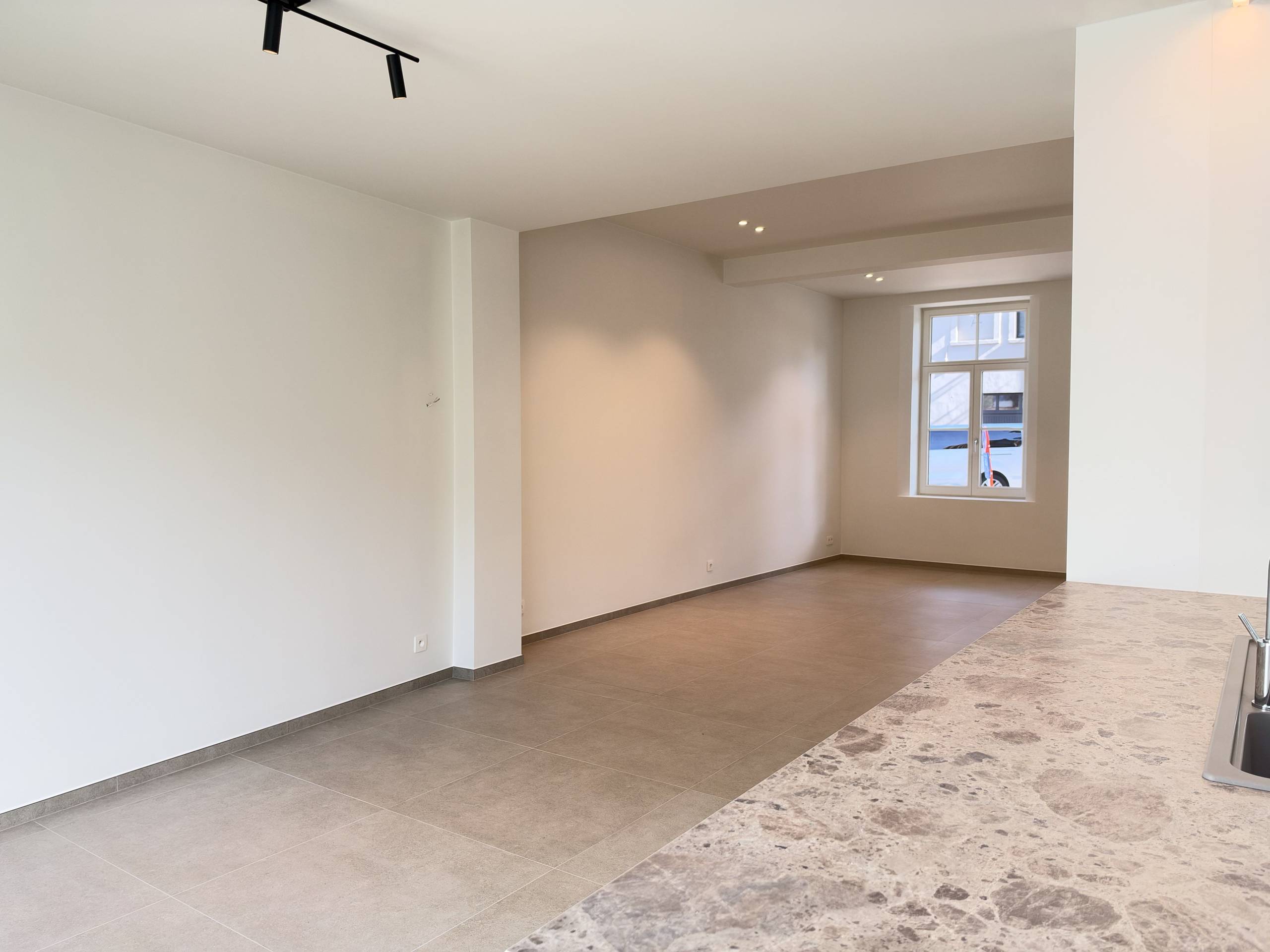 Hoogwaardig gerenoveerde gezinswoning met 3 slaapkamers, 2 badkamers en zonnige stadstuin te Brugge - foto 5
